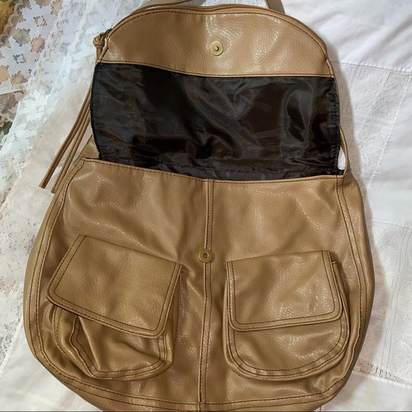 Satchel Bag. Brand NEW.  TAN. Lots of storage. - Picture 4 of 5